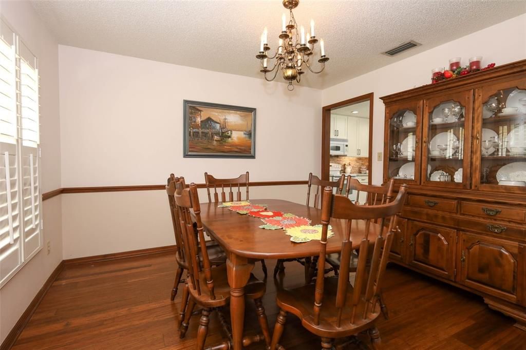 For Sale: $520,000 (4 beds, 2 baths, 1924 Square Feet)