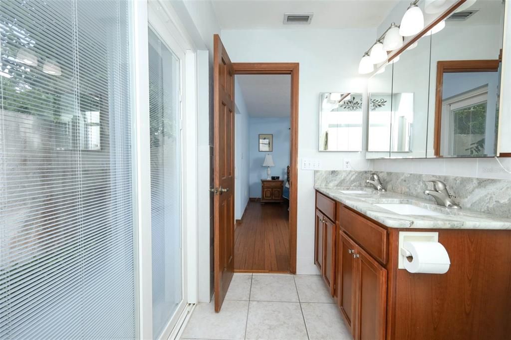 For Sale: $520,000 (4 beds, 2 baths, 1924 Square Feet)