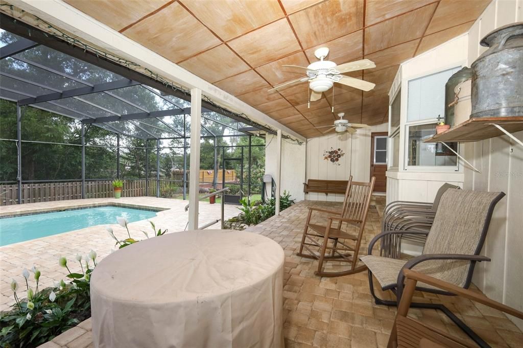For Sale: $520,000 (4 beds, 2 baths, 1924 Square Feet)