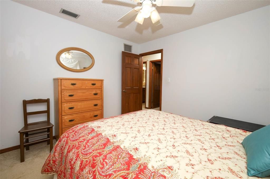 For Sale: $520,000 (4 beds, 2 baths, 1924 Square Feet)
