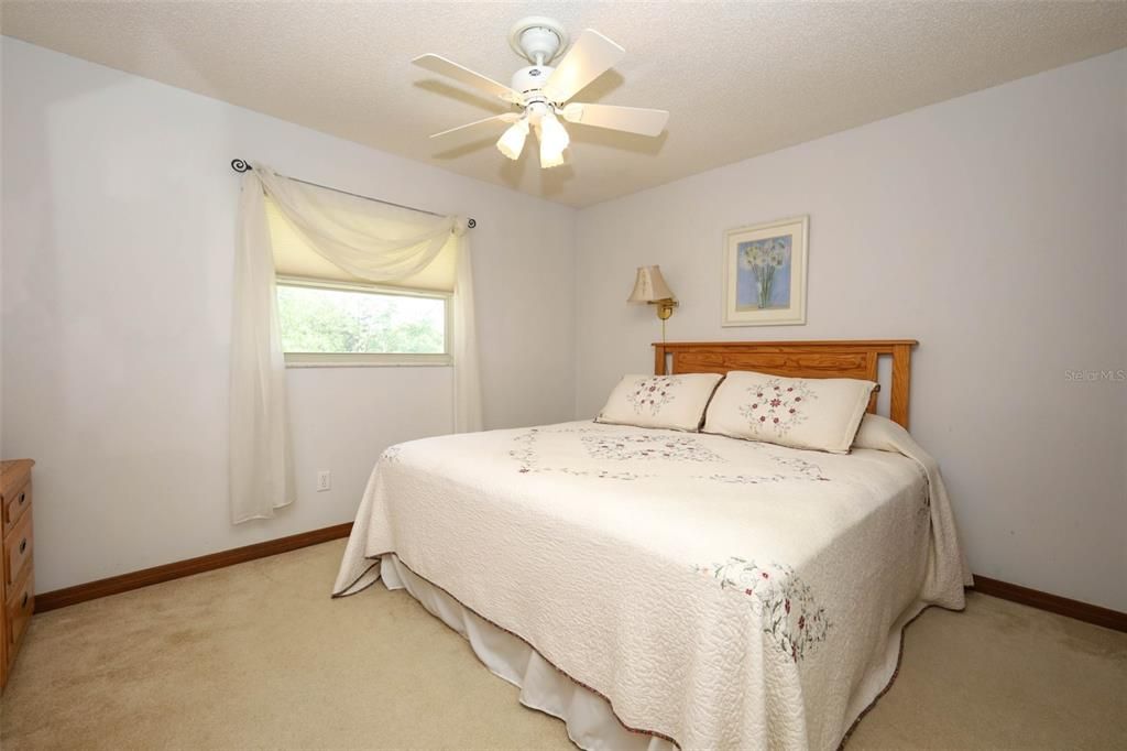 For Sale: $520,000 (4 beds, 2 baths, 1924 Square Feet)