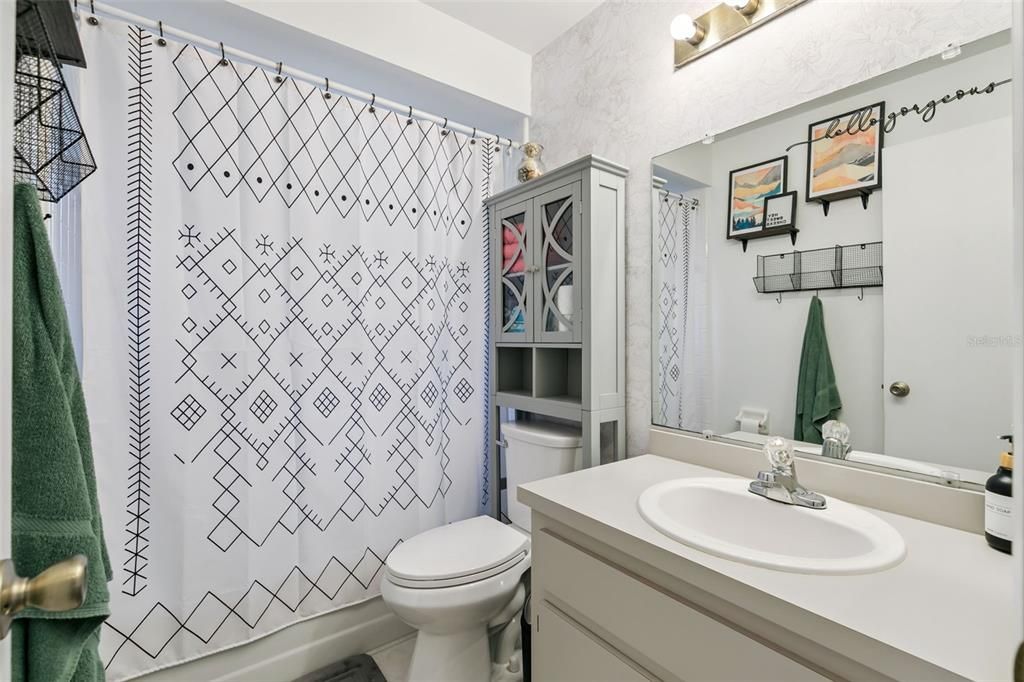 Active With Contract: $330,000 (3 beds, 2 baths, 1324 Square Feet)