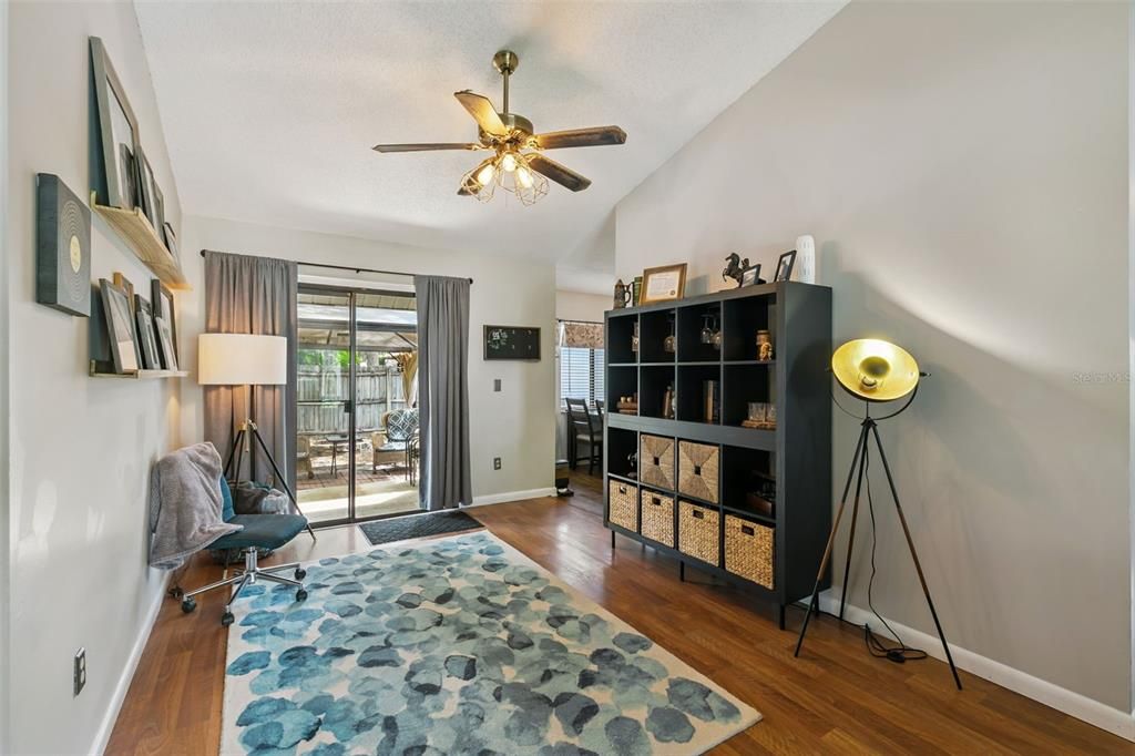 Active With Contract: $330,000 (3 beds, 2 baths, 1324 Square Feet)