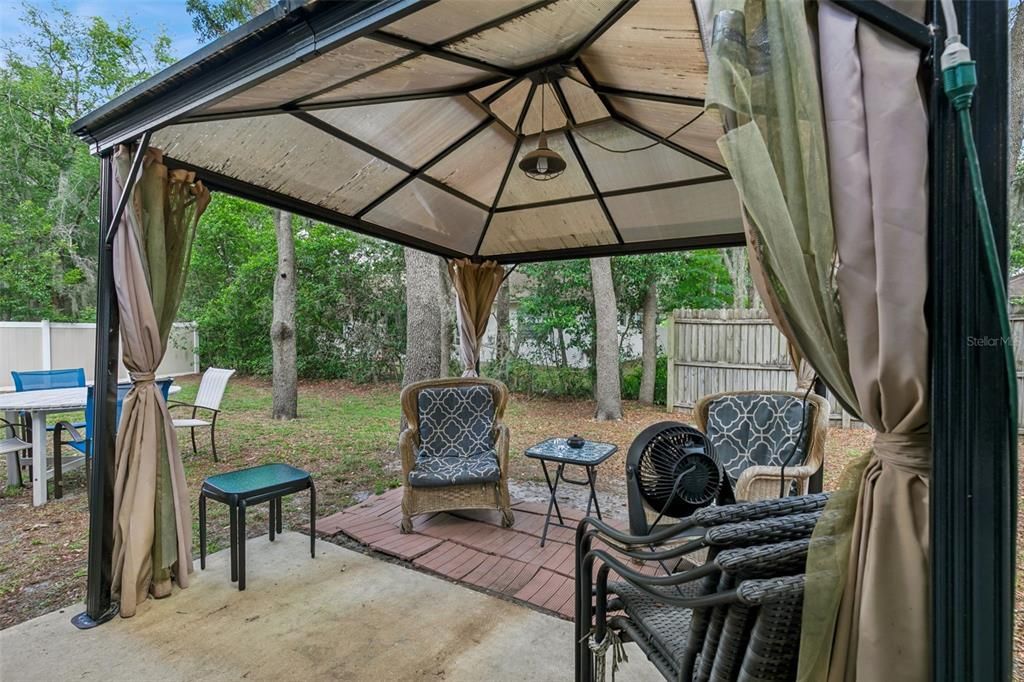 Active With Contract: $330,000 (3 beds, 2 baths, 1324 Square Feet)