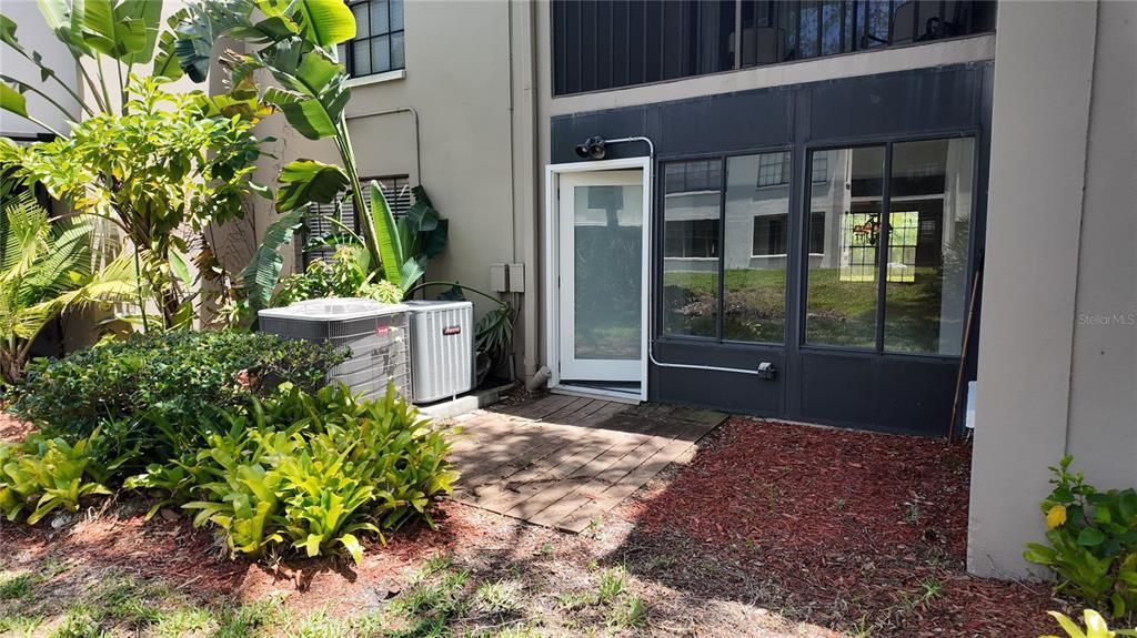 For Sale: $235,000 (2 beds, 2 baths, 1185 Square Feet)