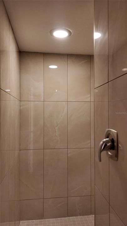 For Sale: $235,000 (2 beds, 2 baths, 1185 Square Feet)