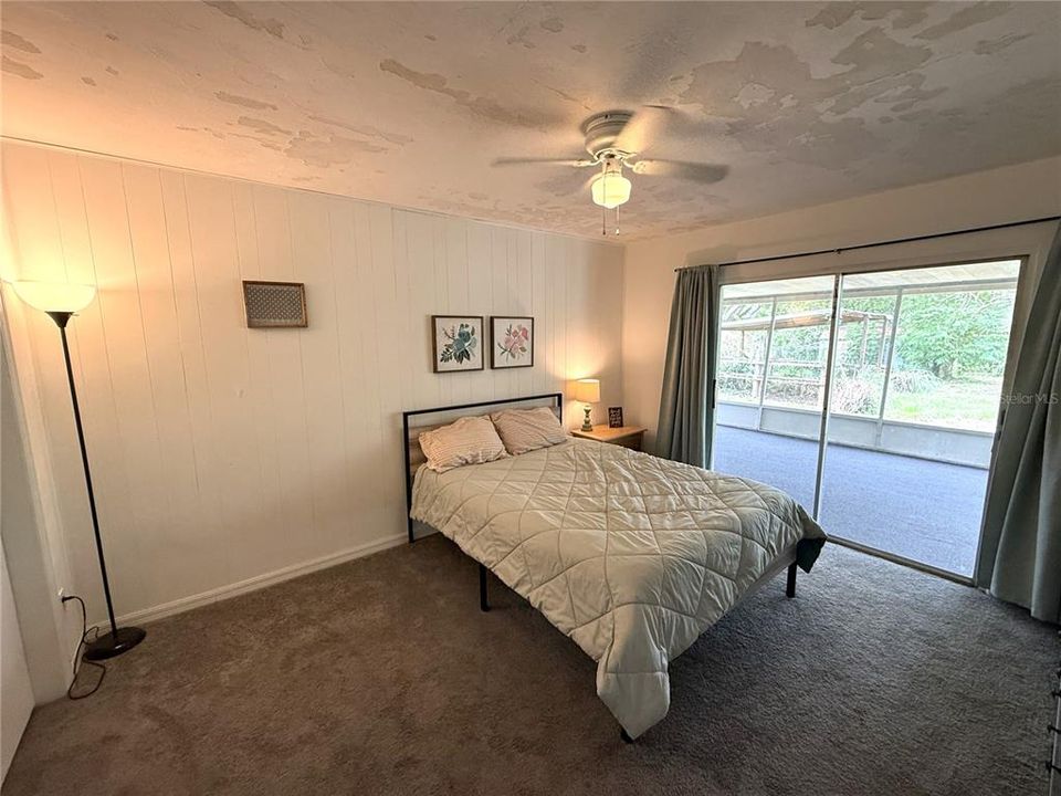 For Sale: $300,000 (2 beds, 1 baths, 1088 Square Feet)