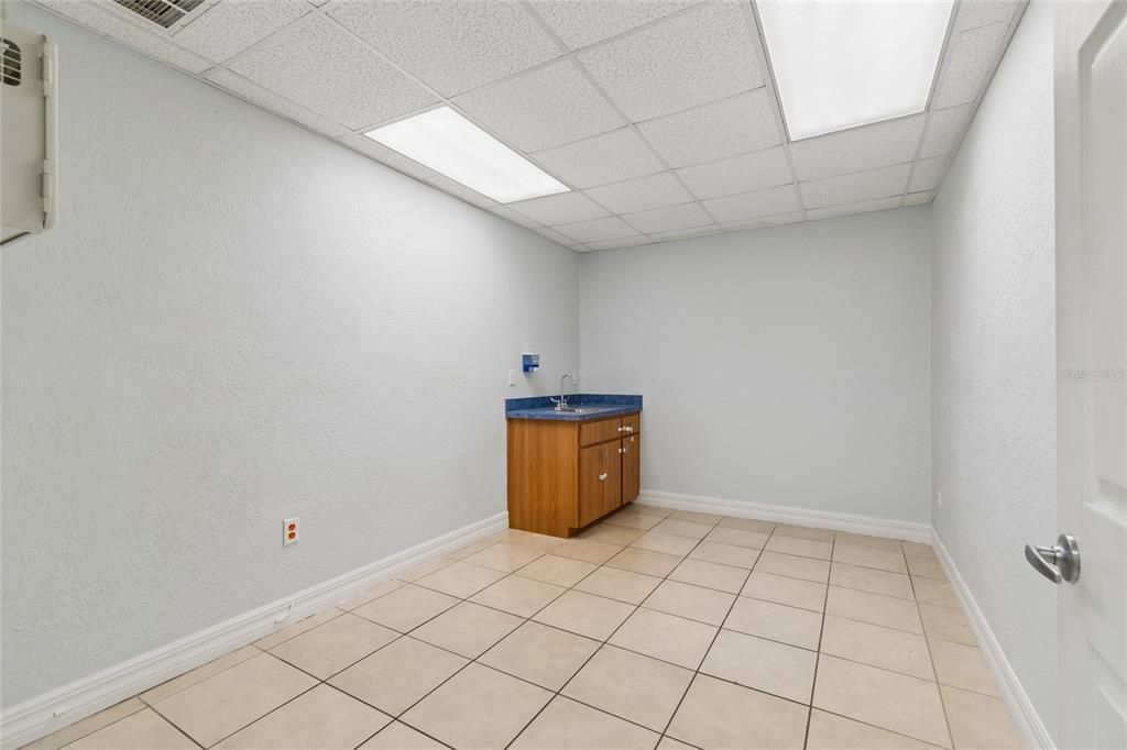 For Sale: $495,000 (0 beds, 0 baths, 1943 Square Feet)