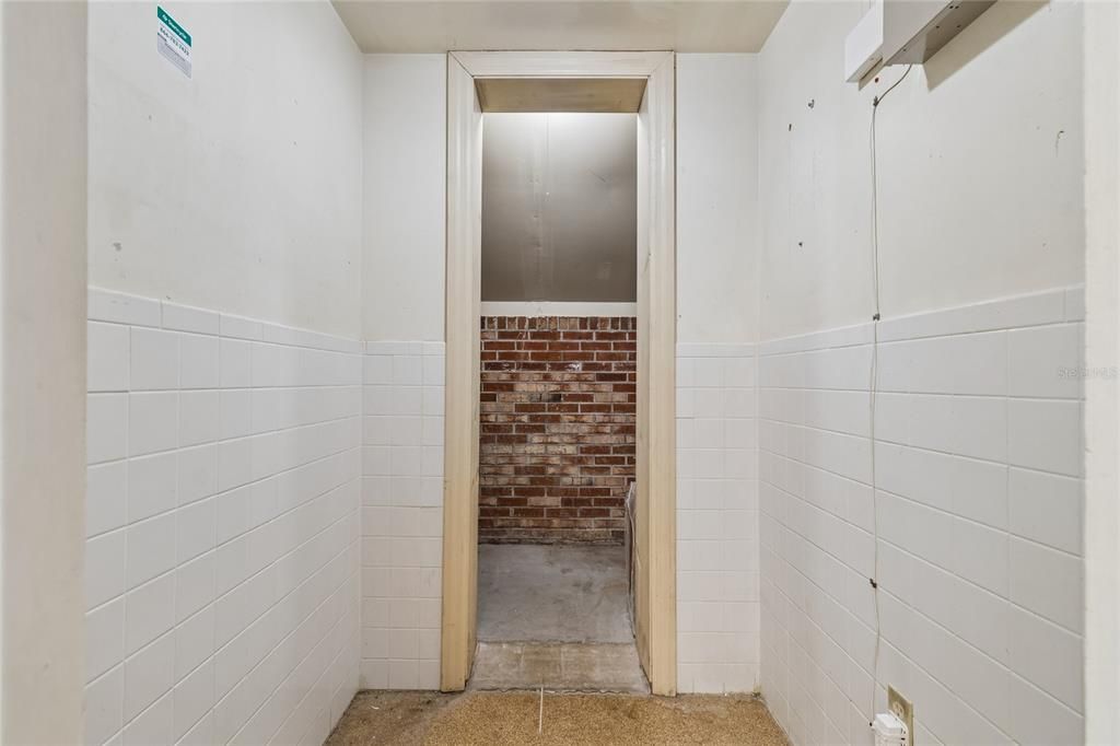 For Sale: $495,000 (0 beds, 0 baths, 1943 Square Feet)