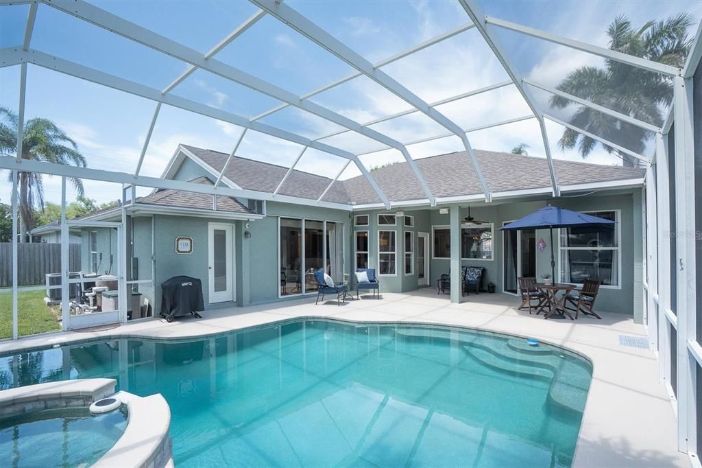 En Venta: $729,900 (4 camas, 3 baños, 2313 Pies cuadrados)