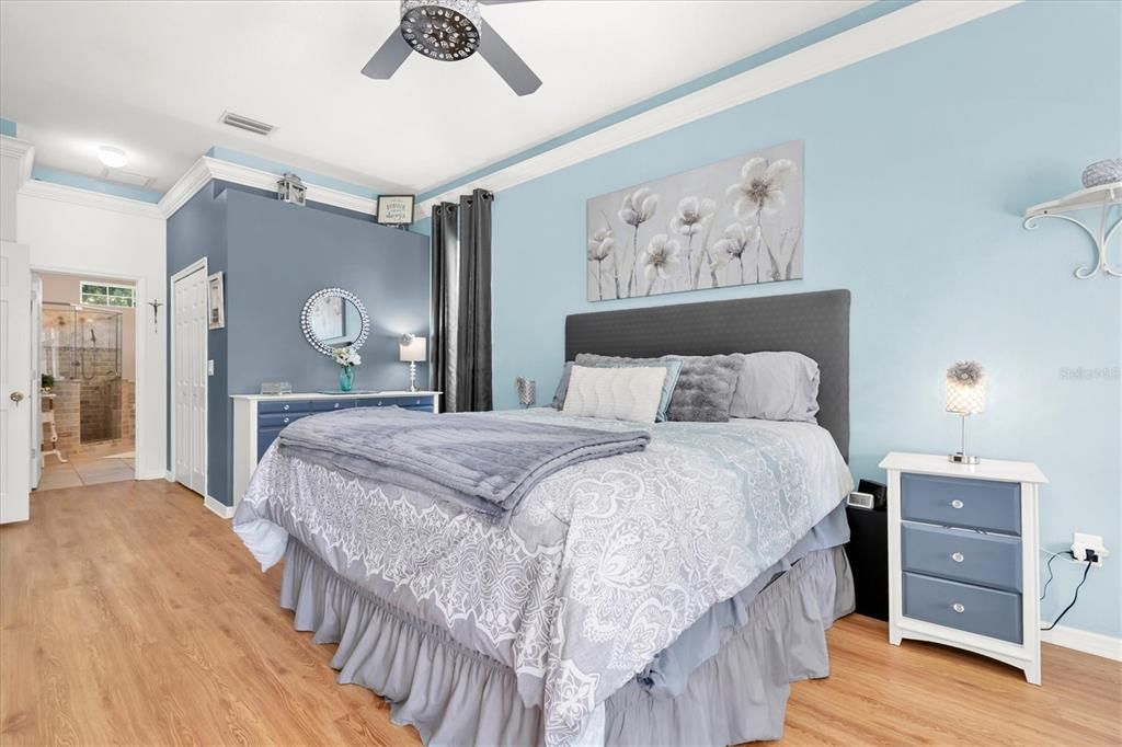 En Venta: $729,900 (4 camas, 3 baños, 2313 Pies cuadrados)