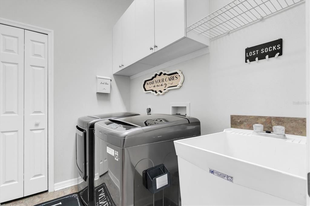 En Venta: $729,900 (4 camas, 3 baños, 2313 Pies cuadrados)