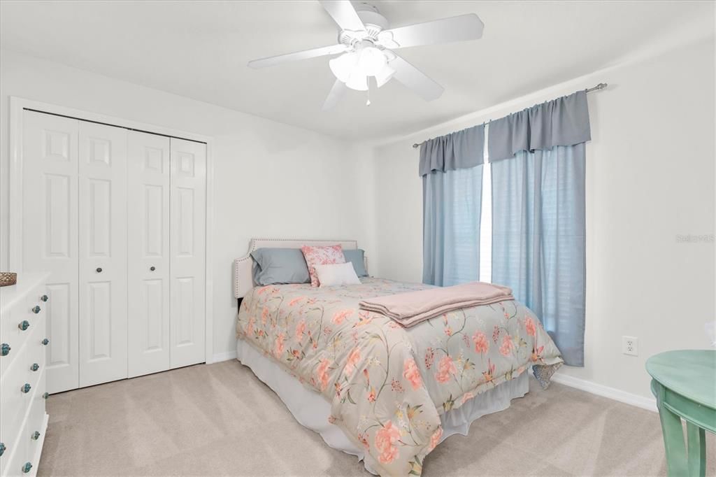 En Venta: $729,900 (4 camas, 3 baños, 2313 Pies cuadrados)