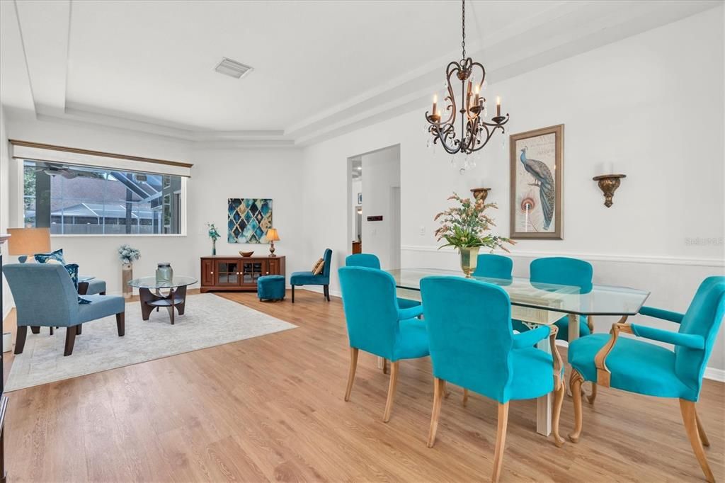 En Venta: $729,900 (4 camas, 3 baños, 2313 Pies cuadrados)