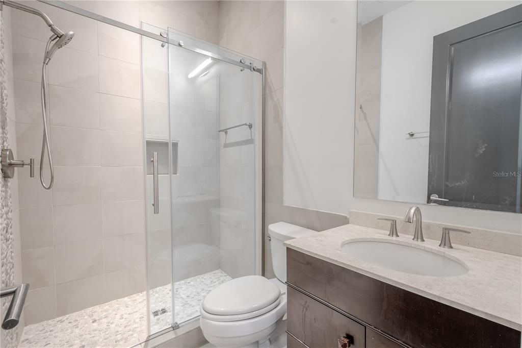 En Venta: $1,728,000 (6 camas, 4 baños, 4701 Pies cuadrados)