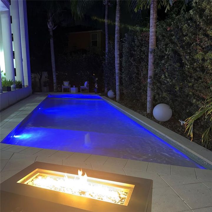 En Venta: $1,728,000 (6 camas, 4 baños, 4701 Pies cuadrados)