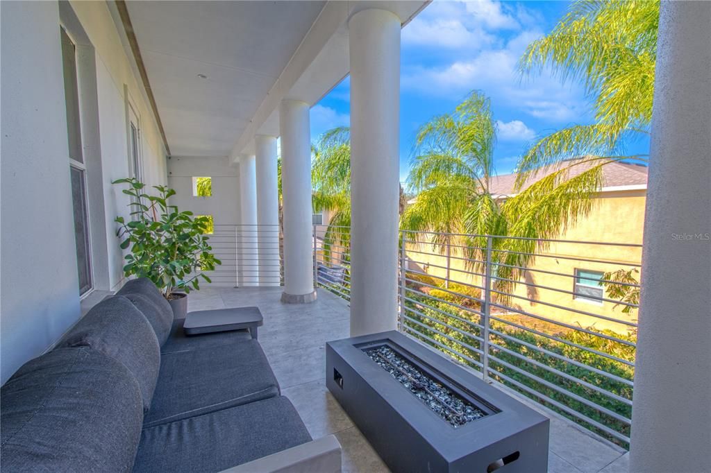 En Venta: $1,728,000 (6 camas, 4 baños, 4701 Pies cuadrados)