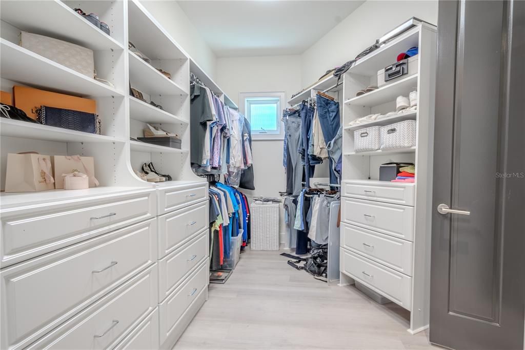 En Venta: $1,728,000 (6 camas, 4 baños, 4701 Pies cuadrados)
