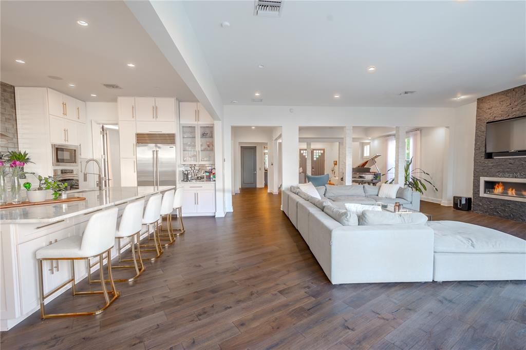 En Venta: $1,728,000 (6 camas, 4 baños, 4701 Pies cuadrados)