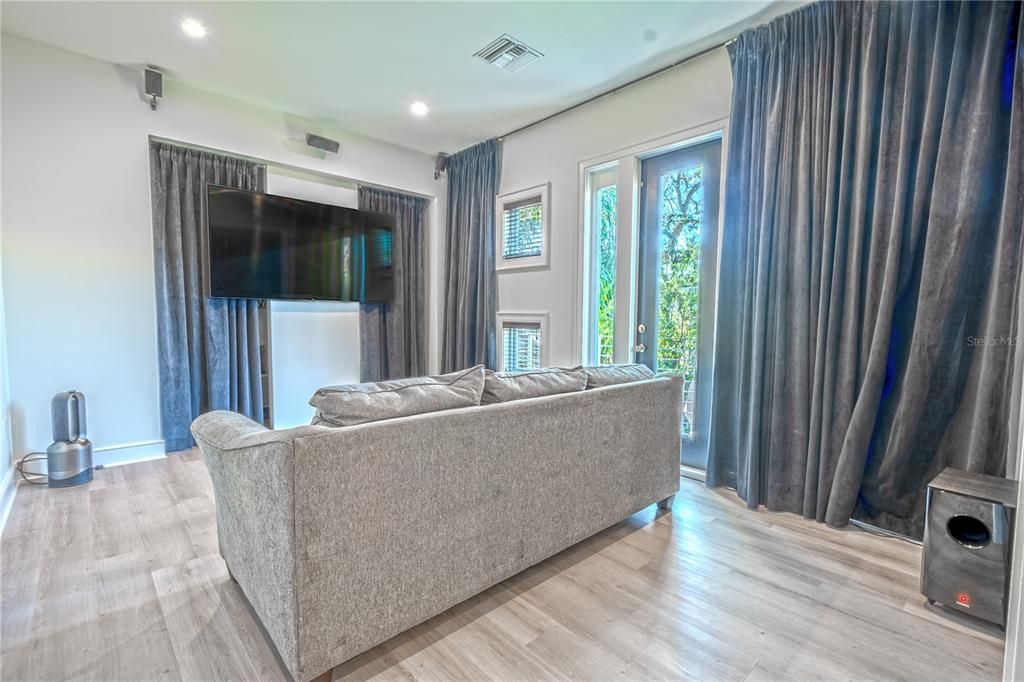 En Venta: $1,728,000 (6 camas, 4 baños, 4701 Pies cuadrados)