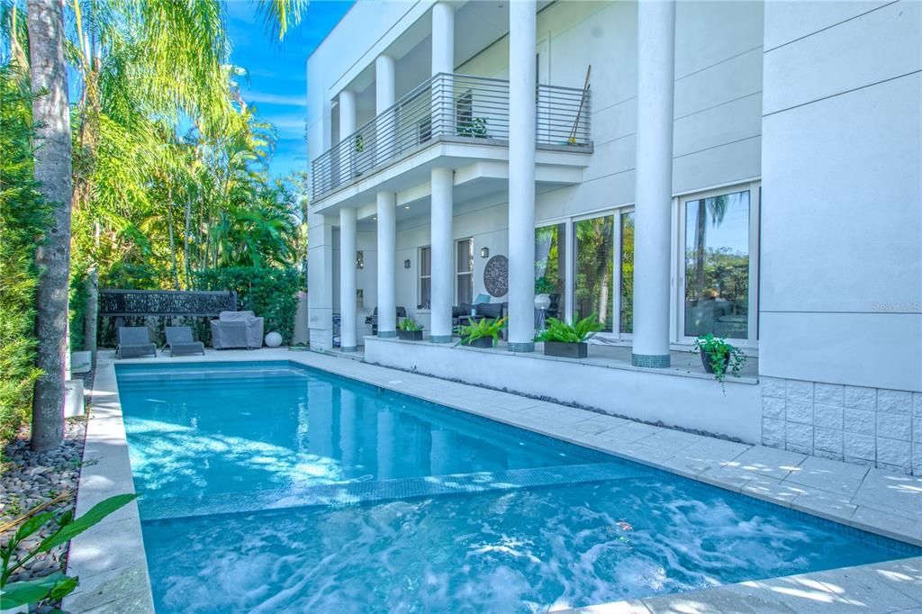 En Venta: $1,728,000 (6 camas, 4 baños, 4701 Pies cuadrados)