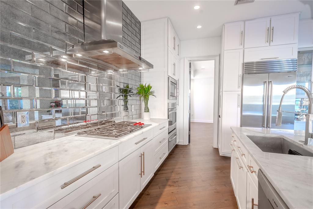 En Venta: $1,728,000 (6 camas, 4 baños, 4701 Pies cuadrados)