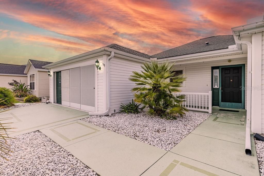 For Sale: $399,900 (3 beds, 2 baths, 1968 Square Feet)