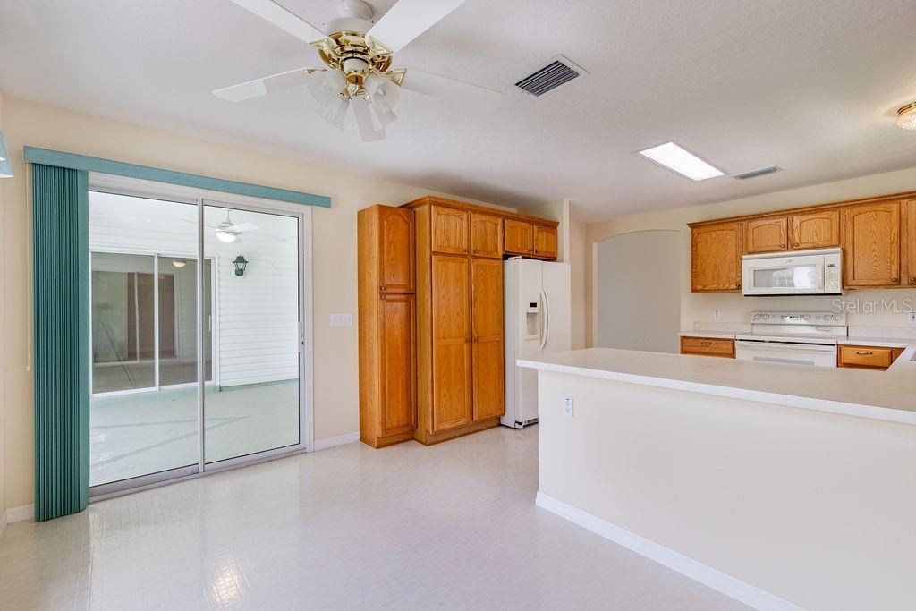 For Sale: $399,900 (3 beds, 2 baths, 1968 Square Feet)