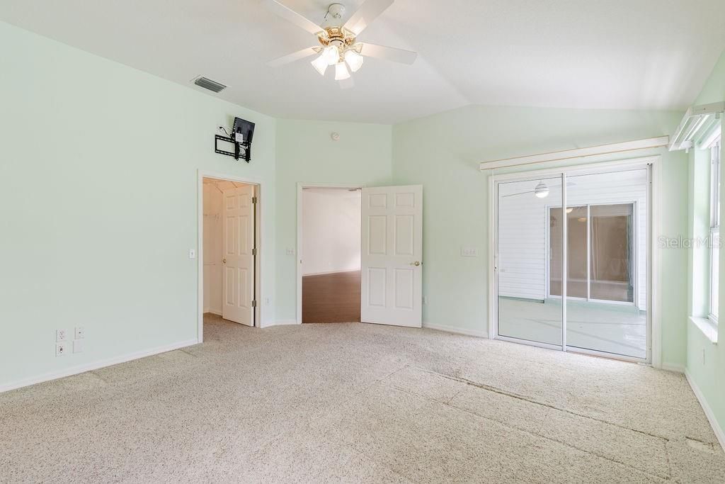 For Sale: $399,900 (3 beds, 2 baths, 1968 Square Feet)