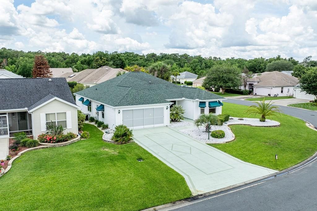 For Sale: $399,900 (3 beds, 2 baths, 1968 Square Feet)