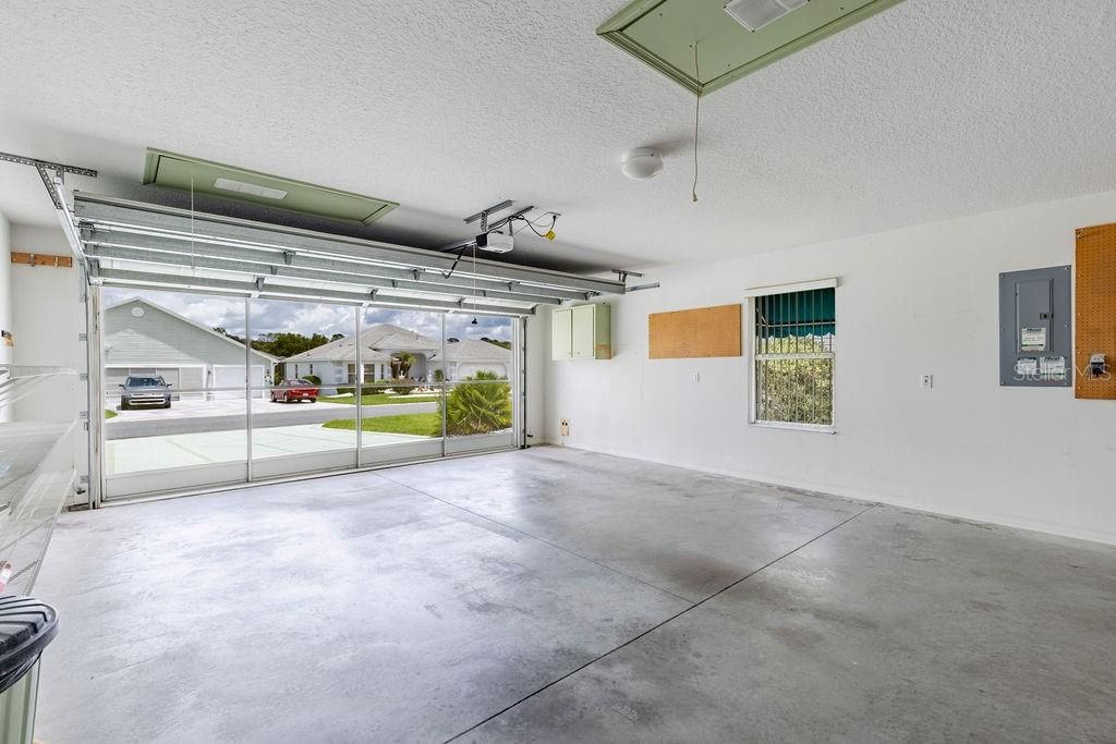 For Sale: $399,900 (3 beds, 2 baths, 1968 Square Feet)