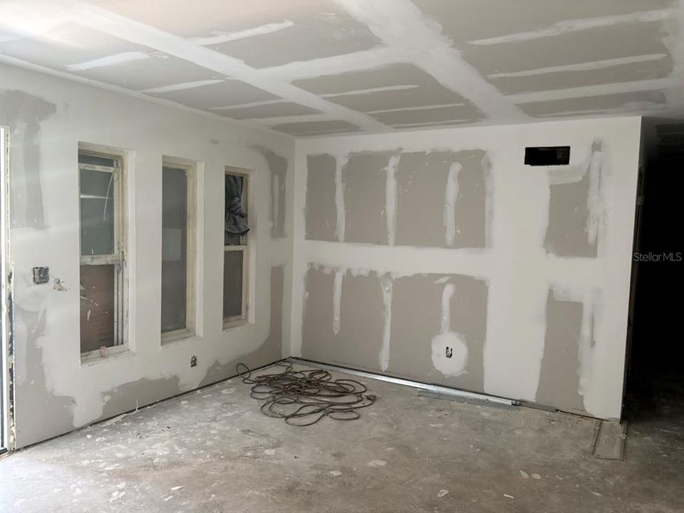 For Sale: $154,000 (3 beds, 1 baths, 1110 Square Feet)
