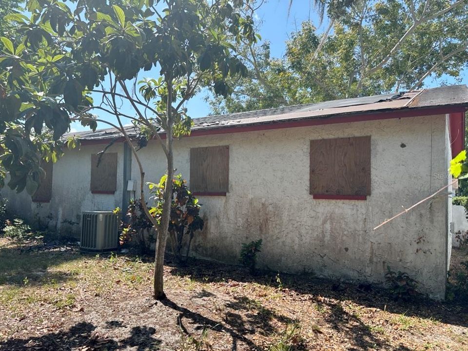 For Sale: $154,000 (3 beds, 1 baths, 1110 Square Feet)