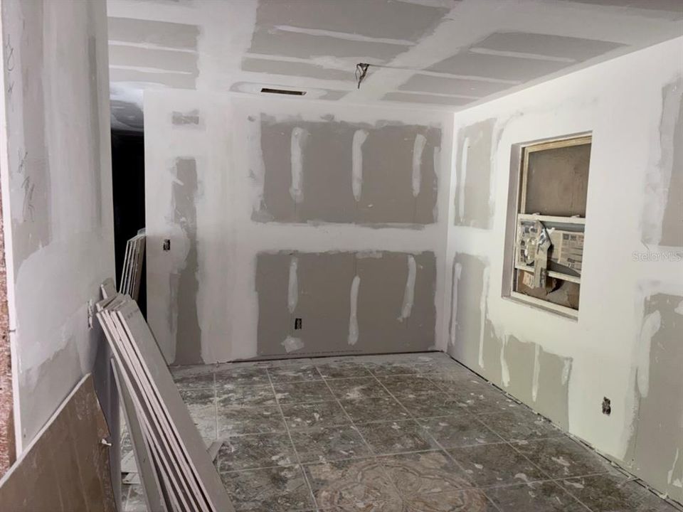 For Sale: $154,000 (3 beds, 1 baths, 1110 Square Feet)