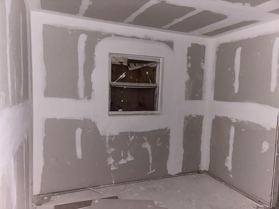 For Sale: $154,000 (3 beds, 1 baths, 1110 Square Feet)