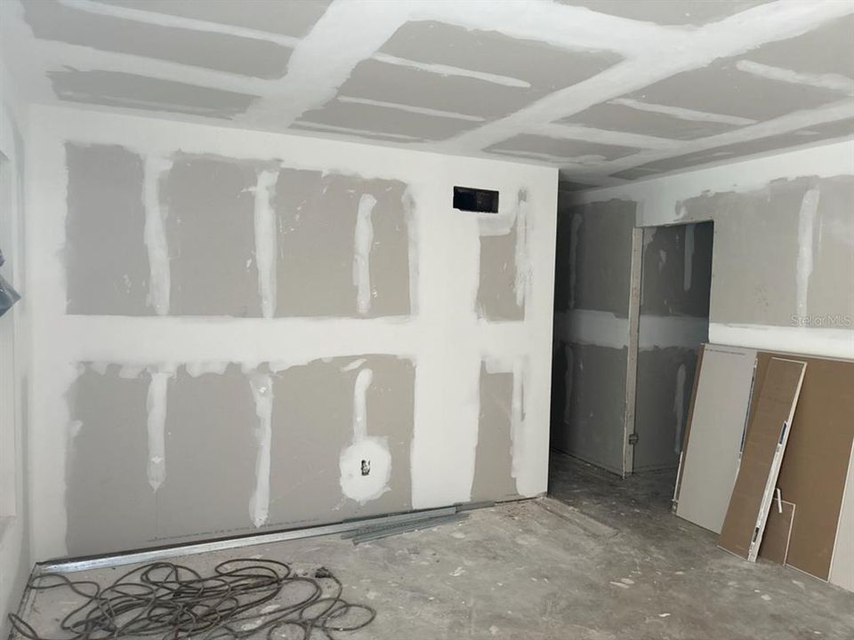 For Sale: $154,000 (3 beds, 1 baths, 1110 Square Feet)