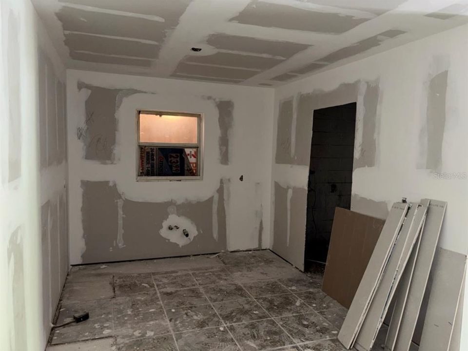 For Sale: $154,000 (3 beds, 1 baths, 1110 Square Feet)