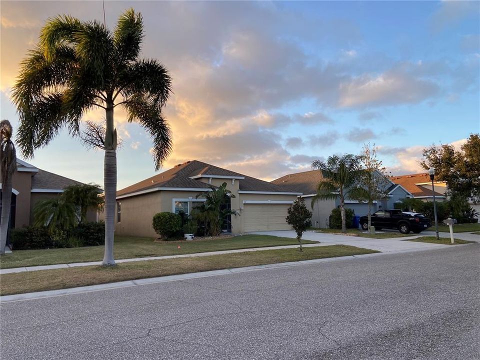 For Sale: $319,000 (3 beds, 2 baths, 1478 Square Feet)