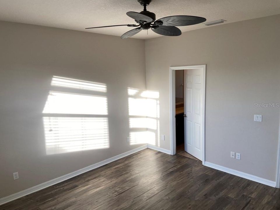 For Sale: $319,000 (3 beds, 2 baths, 1478 Square Feet)