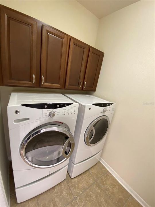 For Sale: $319,000 (3 beds, 2 baths, 1478 Square Feet)