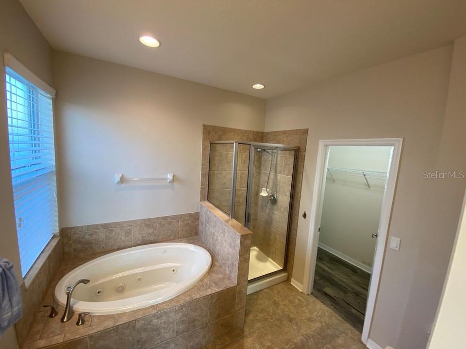 For Sale: $319,000 (3 beds, 2 baths, 1478 Square Feet)