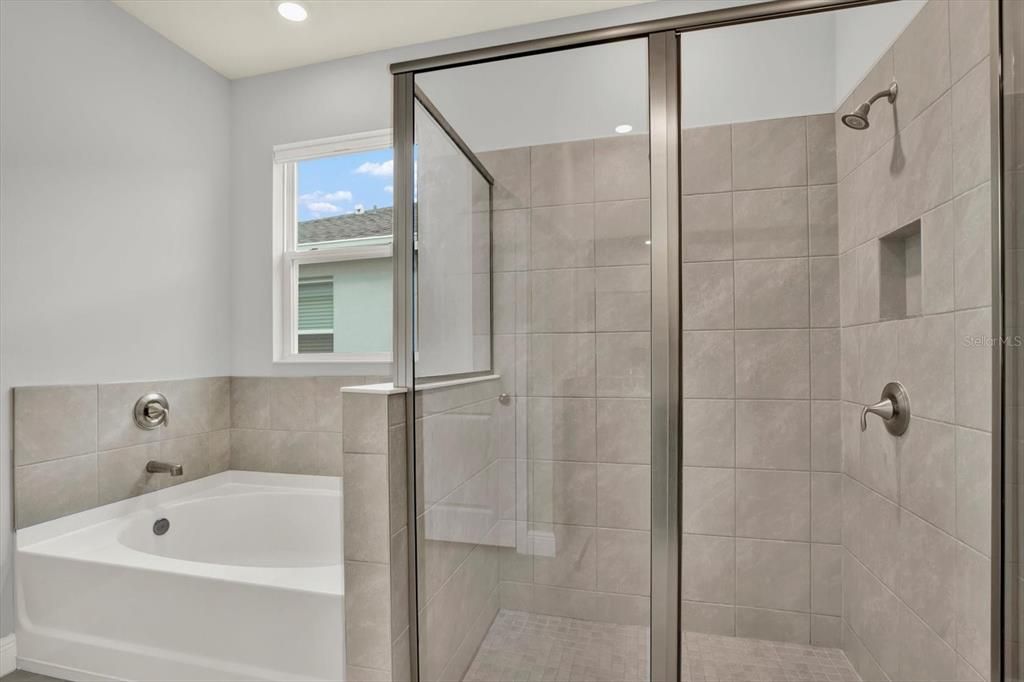 En Venta: $499,900 (4 camas, 2 baños, 2045 Pies cuadrados)