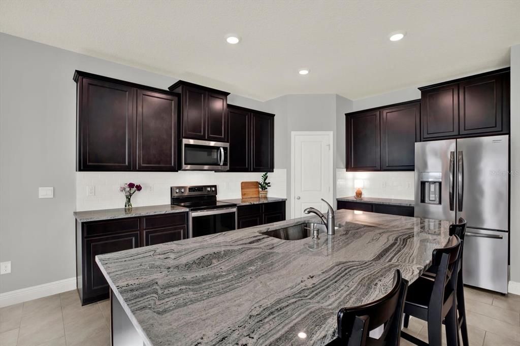 En Venta: $499,900 (4 camas, 2 baños, 2045 Pies cuadrados)