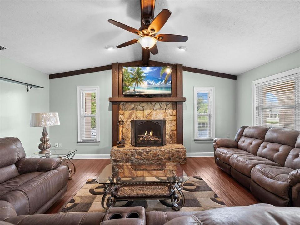 For Sale: $449,000 (3 beds, 2 baths, 2284 Square Feet)