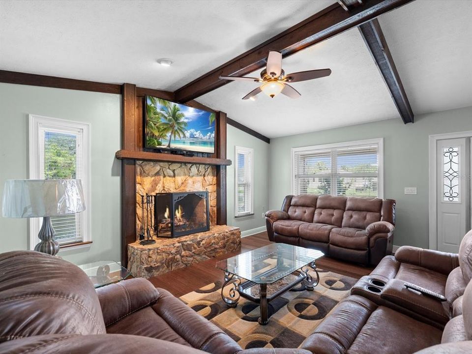 For Sale: $449,000 (3 beds, 2 baths, 2284 Square Feet)