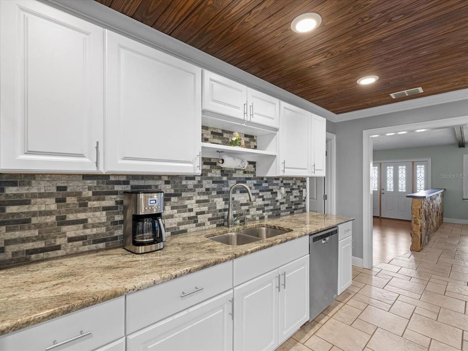 For Sale: $449,000 (3 beds, 2 baths, 2284 Square Feet)