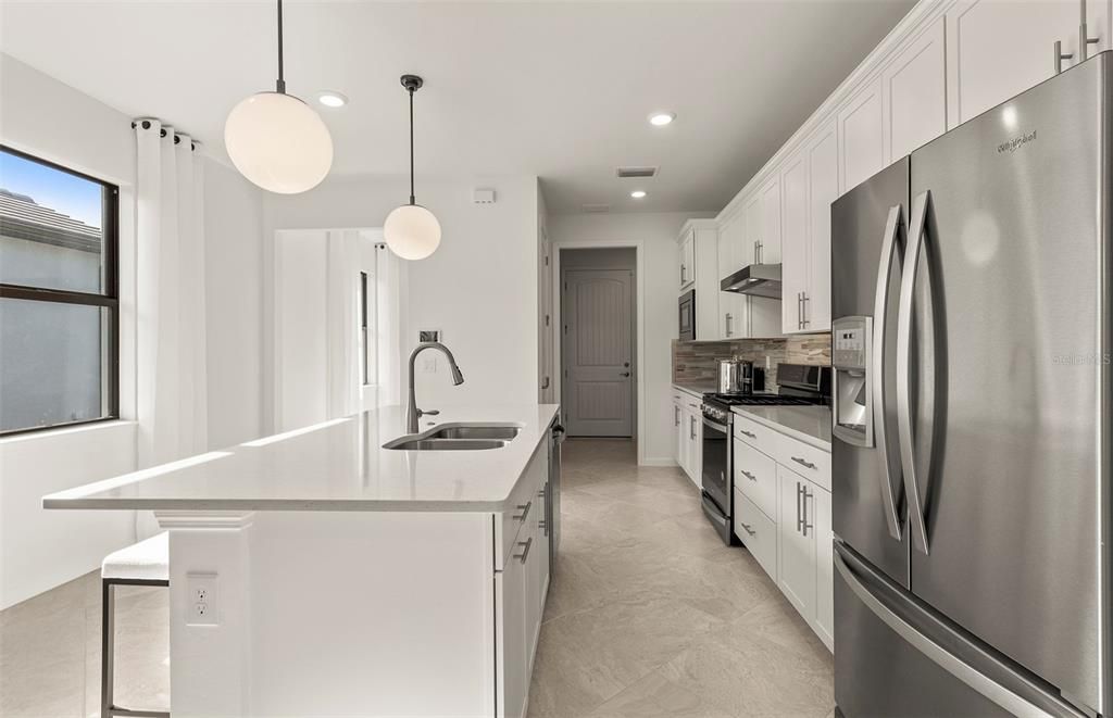For Sale: $330,130 (2 beds, 2 baths, 1655 Square Feet)