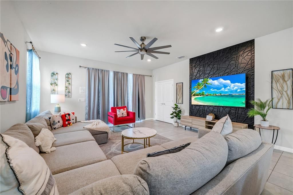 For Sale: $679,999 (6 beds, 4 baths, 3113 Square Feet)