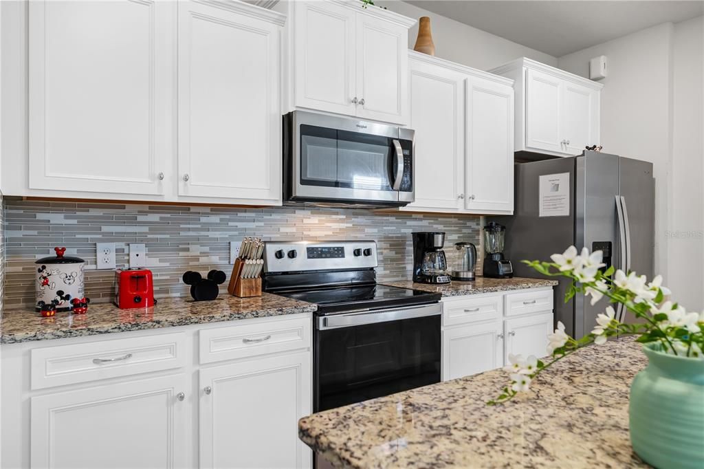 For Sale: $679,999 (6 beds, 4 baths, 3113 Square Feet)