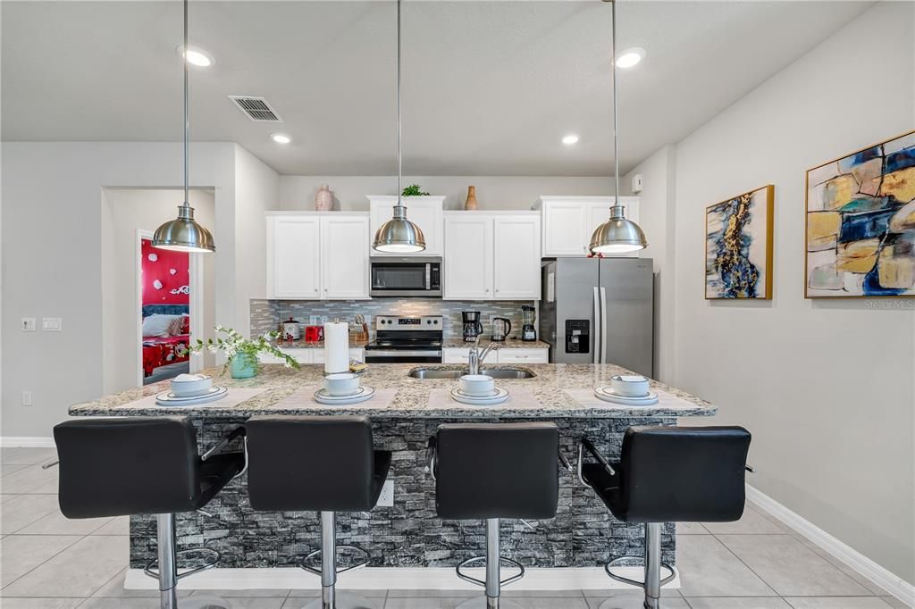 For Sale: $679,999 (6 beds, 4 baths, 3113 Square Feet)